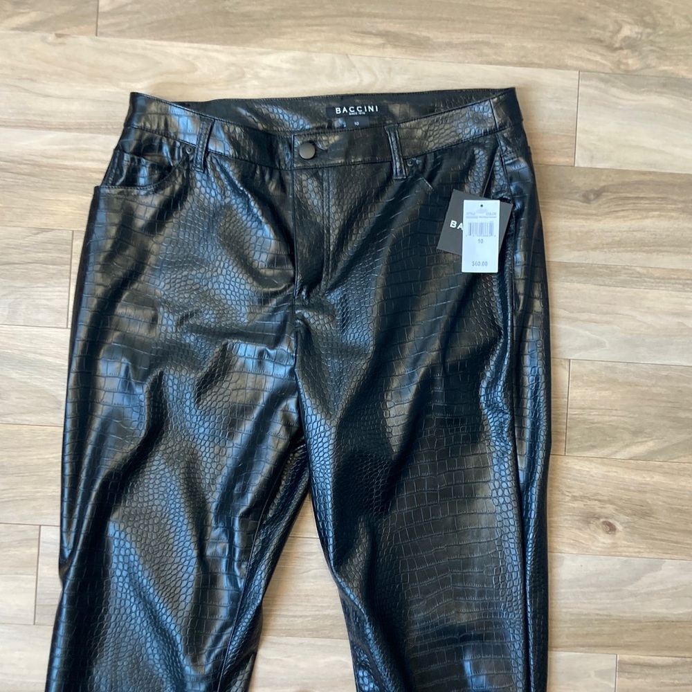 Baccini embossed black beauty pant faux crocodile animal print 10 - Picture 5 of 17